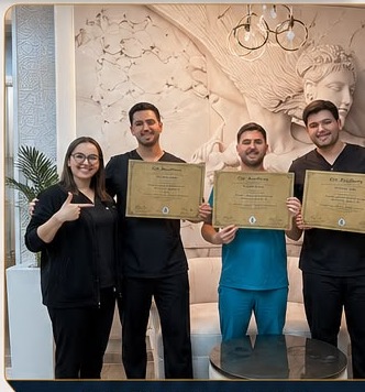 Equipo de Hair Again con sus certificaciones